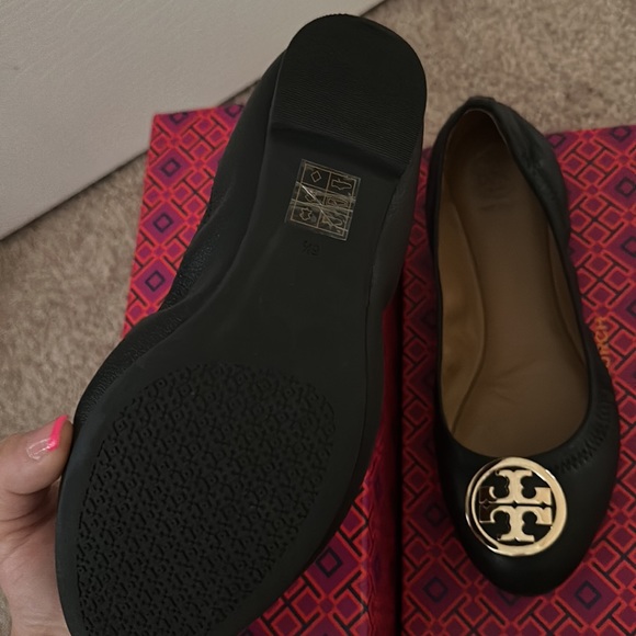 Tory Burch black and gold classic flats (NEW!! With box) - Picture 5 of 7